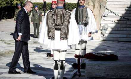 Οι Ευέλπιδες έσπασαν το πρωτόκολλο και έψαλαν τον Εθνικό Ύμνο μπροστά στον Ερντογάν