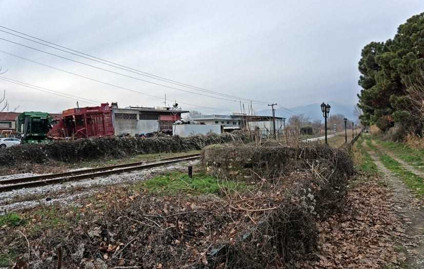 Γυναίκα έπεσε στις γραμμές του τρένου