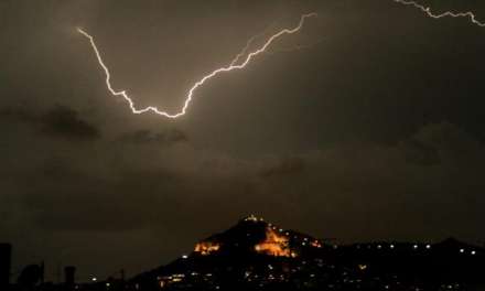 Καιρός: Έκτακτο δελτίο επιδείνωσης! Πού θα «χτυπήσει» η κακοκαιρία. Χιόνια στα ορεινά της Θράκης