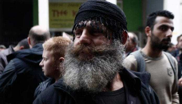 Έφιπποι Κρητικοί Ανεβαίνουν Στην Θεσσαλονίκη Για Το Συλλαλητήριο! Δείτε Το Πανό Που Θα Κρατούν