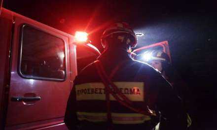 Νεκρή 57χρονη σε πυρκαγιά σε διώροφο κτίσμα στη Σαλαμίνα