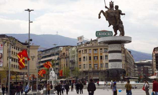 Βάλτε τους Αλβανούς να «φαγωθούν» με τους Σλάβους στα Σκόπια να ησυχάσουμε