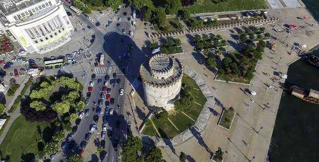 Θεσσαλονίκη: Στις 14:00 το συλλαλητήριο για τα Σκόπια -Αρχισαν τα επεισόδια