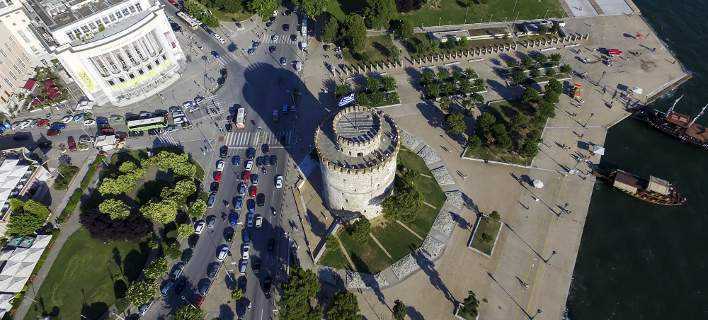 Θεσσαλονίκη: Στις 14:00 το συλλαλητήριο για τα Σκόπια -Αρχισαν τα επεισόδια