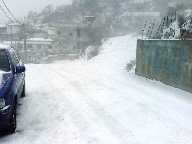 Παράπονα Κιμεριωτών. Περίμεναν τον δήμο να ανοίξει τους δρόμους για να πάρουν τα παιδιά τους από τα σχολεία