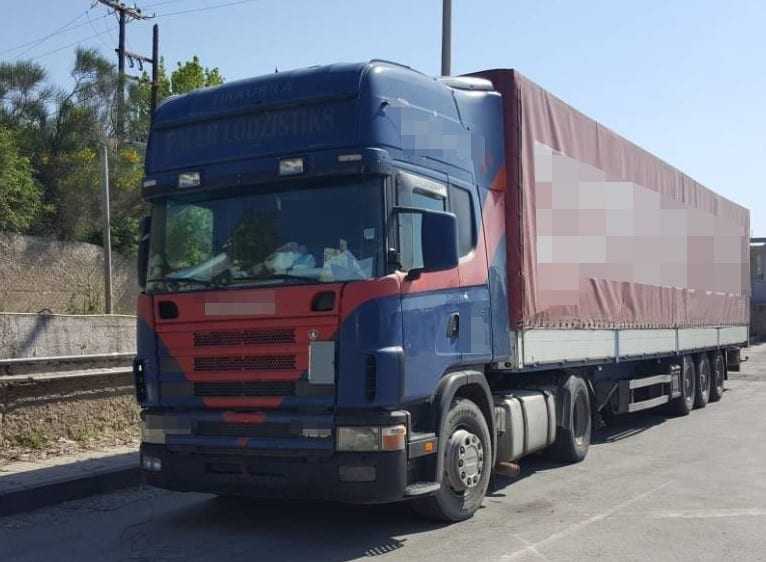 Δουλέμποροι από τα Σκόπια με φορτηγά κουβαλούν τους παράνομους μετανάστες