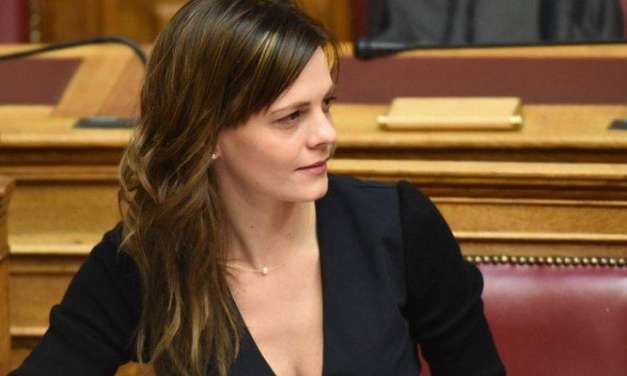 Αχτσιόγλου: από το «πουθενά» υπουργός Εργασίας