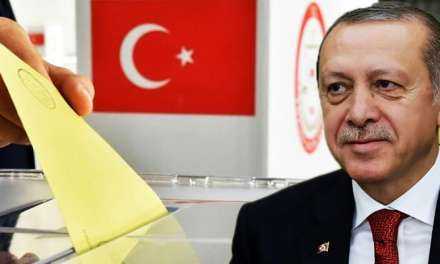Ο Ερντογάν στήνει κάλπες σε τριχοτομημένη Τουρκία