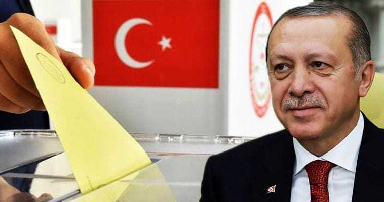 Ο Ερντογάν στήνει κάλπες σε τριχοτομημένη Τουρκία