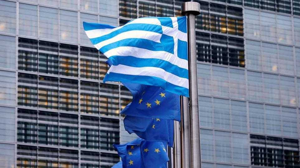 Η Κομισιόν υποβαθμίζει τις εκτιμήσεις της για την ελληνική οικονομία