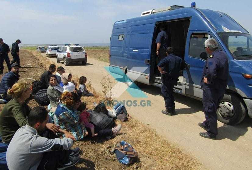 Τουρκικό σκάφος εγκατέλειψε 53 μετανάστες σε παραλία της Ροδόπης