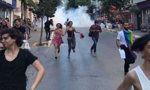 Χάος στο Τουρκικό Gay Pride: Ο Ερντογάν διέταξε Επίθεση στους Ομοφυλόφιλους με Σφαίρες και Σκύλους. Που είσαι Μπάμπη που παραλίγο να βρεις το μπελά σου για τους “φούστηδες”