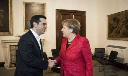 ΣΟΚ: Financial Times: Ο Τσίπρας ετοιμάζεται να υπογράψει συμφωνία με τη Γερμανία για επιστροφή μεταναστών