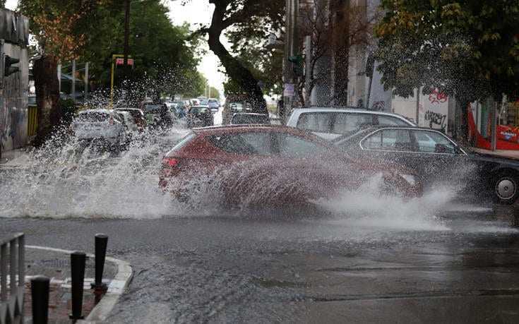 Προσοχή χαλάει ο καιρός. Έρχονται βροχές και καταιγίδες