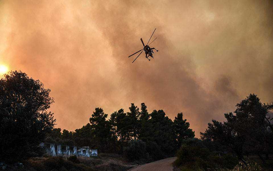 Ανεξέλεγκτη η φωτιά στην Κέρκυρα -Εκκενώθηκε προληπτικά το χωριό Ραχτάδες