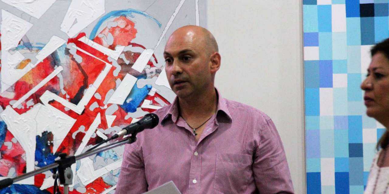 “Δύο διαφορετικές μέρες” του Τάσου Κωνσταντινίδη – Θα μπορούσε να ήταν και οδηγός στα σχολεία
