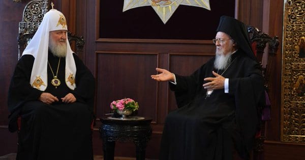 Σύγκρουση Ορθόδοξων Πατριαρχών με πολιτικές προεκτάσεις – Γιατί απειλείται το Φανάρι από…