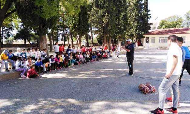 ΑΡΙΩΝ και μαθητές φώναξαν :  «Ας κινηθούμε»