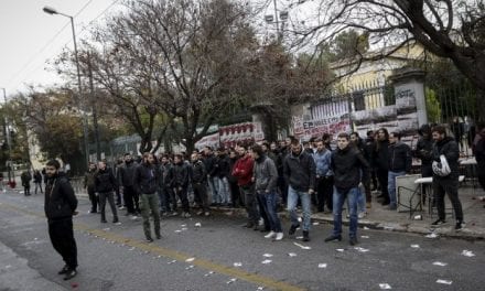 Ένταση στο Πολυτεχνείο – Προπηλάκισαν στελέχη του ΣΥΡΙΖΑ. Δεν τους θέλουν ούτε οι αριστεριστές