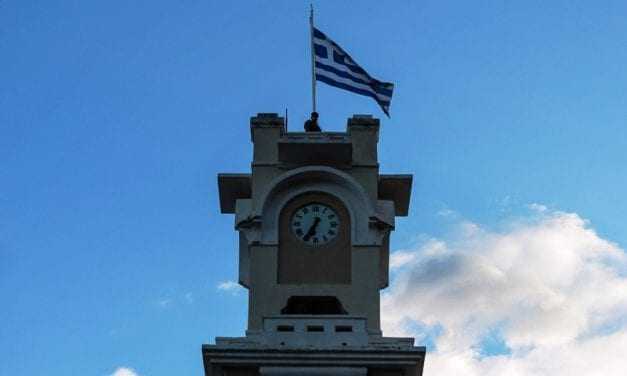 Η σημαία στο ρολόι της Ξάνθης, η πλακόστρωση στην Παλιά Πόλη και η έλλειψη προγραμμάτων του Δήμου σε χρηματοδοτήσεις απασχολούν την Βουλή μέσω της Χ.Α.