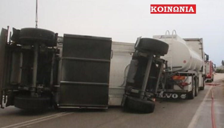 Δερβένι: Aνατροπή φορτηγού-Εγκλωβίστηκε ο οδηγός