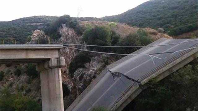 Πέντε χρόνια πεσμένη η γέφυρα του Κομψάτου.