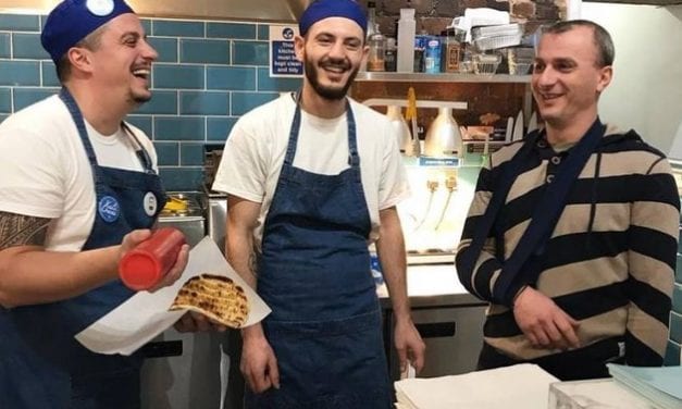 Στόχος ρατσιστικής επίθεσης ελληνικό εστιατόριο στη Βρετανία