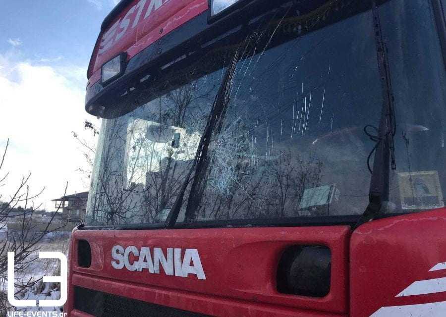 Επεισόδιο με πρόσφυγες στα Διαβατά – Τραυματισμός οδηγού νταλίκας (ΒΙΝΤΕΟ & ΦΩΤΟ)