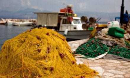 Παράπονα των επαγγελματιών ψαράδων του Πόρτο Λάγος για τις «αποθήκες»