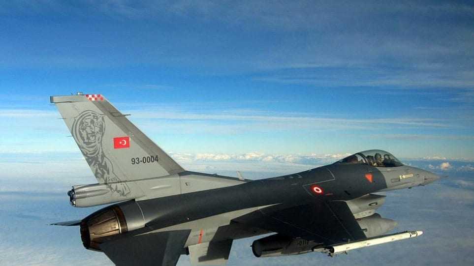 Τουρκικά μαχητικά παρενόχλησαν το ελικόπτερο του Τσίπρα