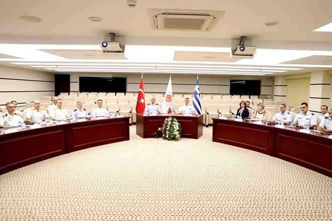 Είναι οξύμωρο από την μία η Άγκυρα να προκαλλεί και η Ελληνική Αντιπροσωπία στην Άγκυρα να απλώνει γέφυρα φιλίας. Πόση κατάντια πια