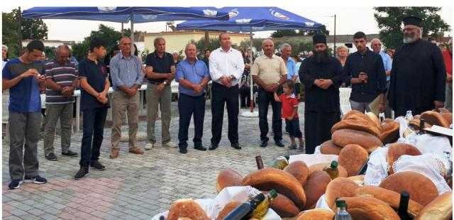 Ποιο παλιομοδίτης πεθαίνεις. Ο δήμαρχος Τοπείρου «κατόπιν ενεργειών του» χτίζει και εκκλησίες.