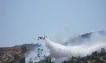 Σε εξέλιξη η πυρκαγιά στο Τσάλ της Ξάνθης σε 1300 μέτρα υψόμετρο