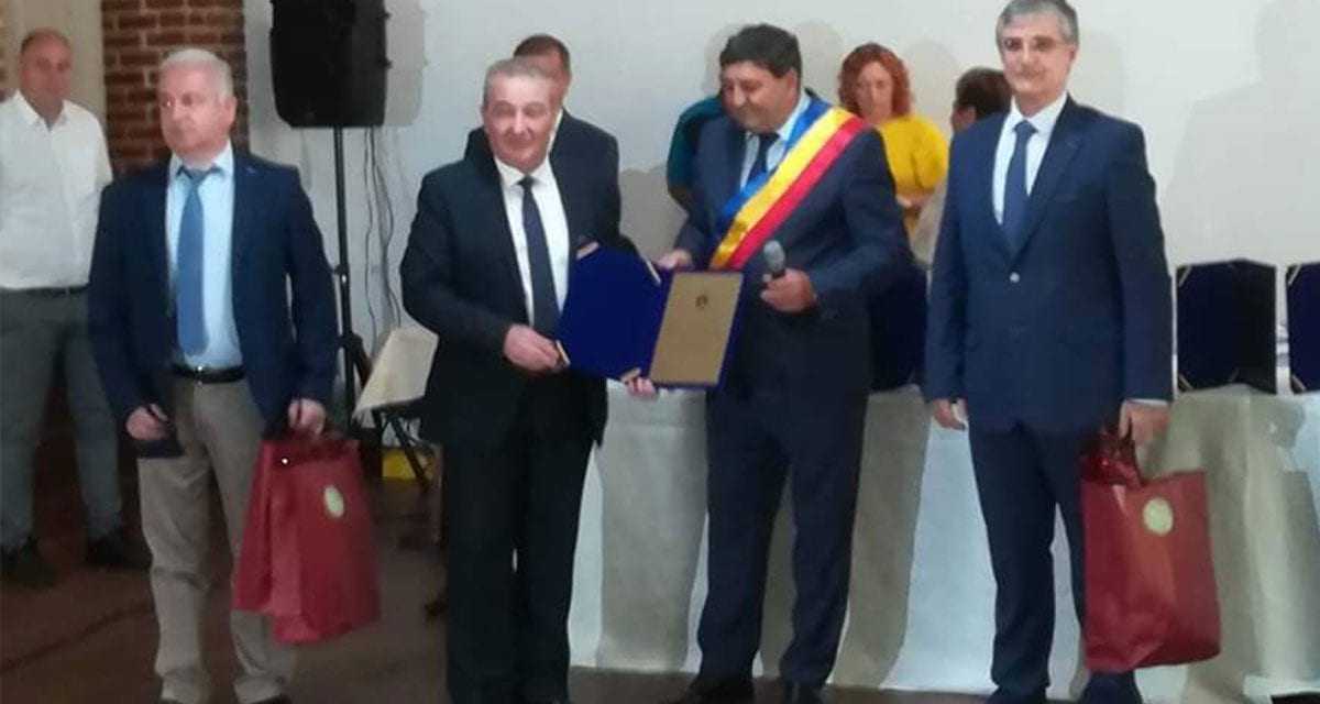 Τιμήθηκε ο Δήμαρχος Ξάνθης από τον Δήμο Campulung Ρουμανίας