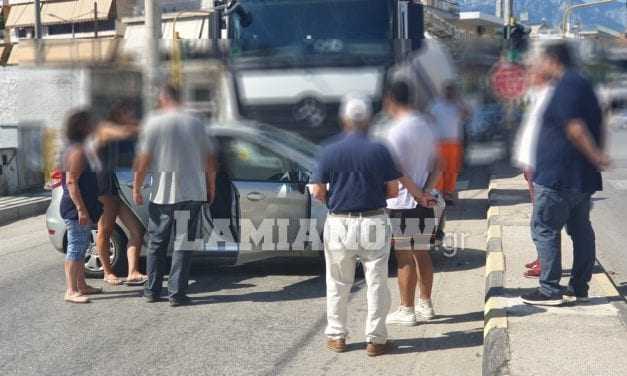 Φορτηγό παρέσυρε Ι.Χ στην Αθηνών με Κύπρου! [εικόνες]