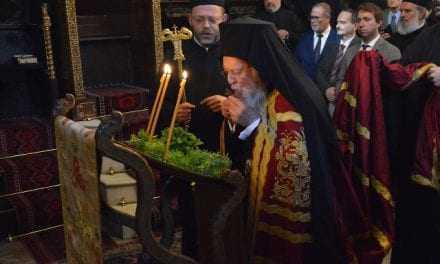 Η ΟΜΟΡΦΙΑ ΚΡΥΒΕΤΑΙ ΣΤΗΝ ΑΠΛΟΤΗΤΑ.