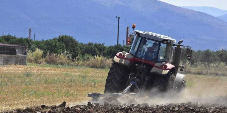 Το τρακτέρ είναι εργαλείο βρε … «ντουγάνια»