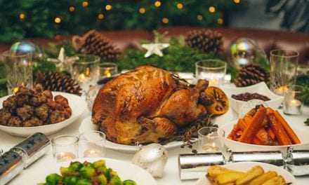 Φέτος, το χριστουγεννιάτικο οικογενειακό τραπέζι θα κοστίσει 154,57 έναντι 149,09 πέρσι