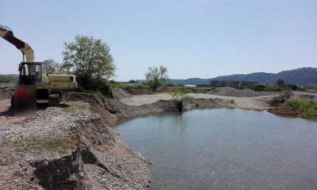 Οδηγός παρέσυρε 79χρονο και τον σκότωσε – Παράνομη αμμοληψία στην Δράμα