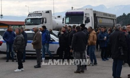 “Όχι”  στην εγκατάσταση των λαθρομεταναστών και από τους Λαμιώτες. Ανάστατη η Ελλάδα