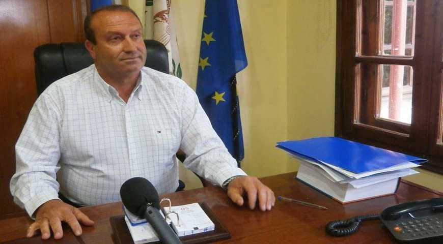 Ο δήμαρχος Τοπείρου και τα «καρφιά» της αντιπολίτευσης