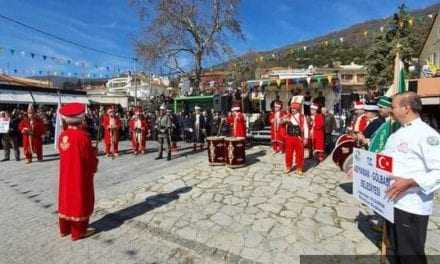 Τουρκικά εμβατήρια μπροστά από εκκλησία στην Θεσσαλονίκη: «Καταστρέψτε τους Έλληνες»