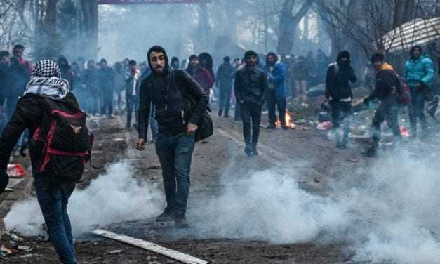 Αυτοί οι πρόσφυγες θέλουν να έρθουν στην Ελλάδα που την βρίζουν: “Οι γ@μημέν@ι Έλληνες δεν μας ανοίγουν τα σύνορα, θα περάσουμε” (vid.)