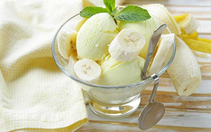 Σπιτικό παγωτό με πλούσια γεύση μπανάνας
