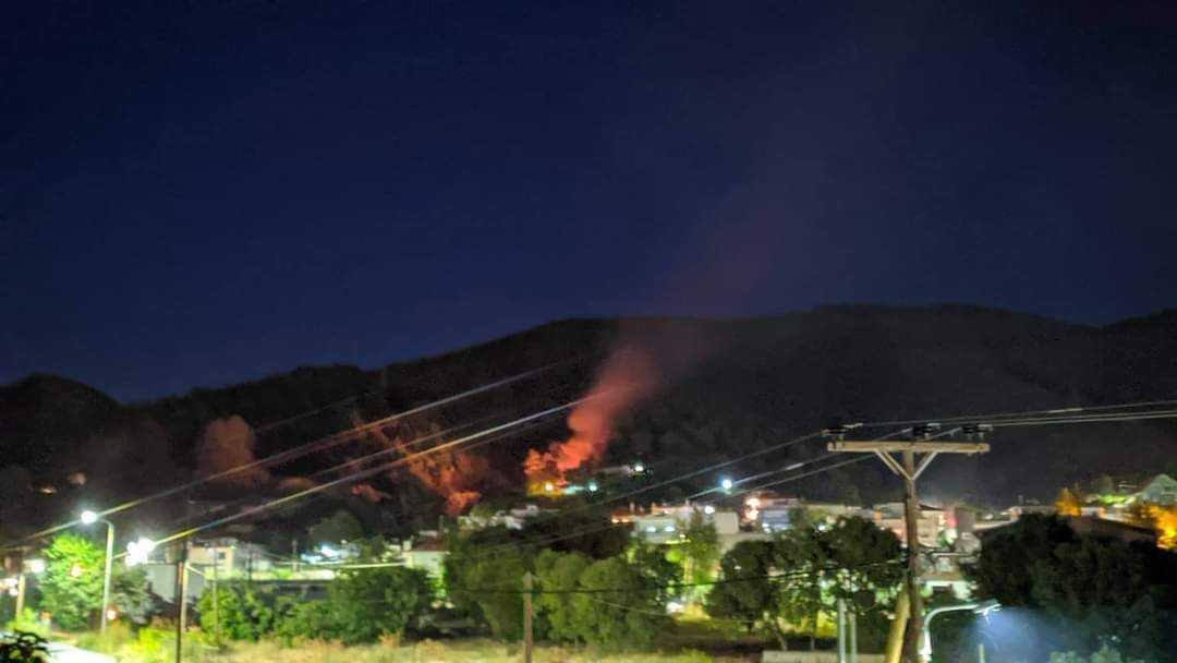 Στο πόδι η Πυροσβεστική για τη φωτιά στα Κιμμέρια