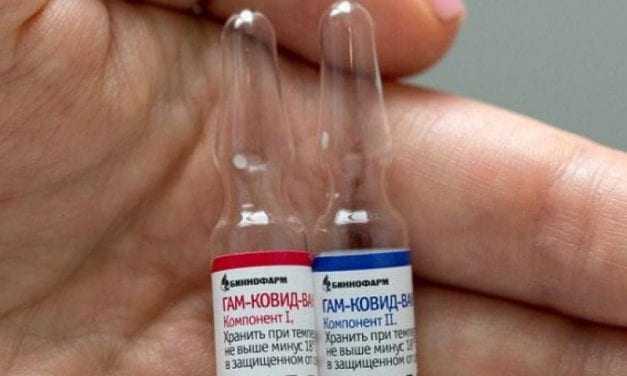 Sputnik-V: Πανηγυρισμοί στη Ρωσία, κατήφεια στη Δύση – Το ρωσικό εμβόλιο διχάζει τους επιστήμονες – Τι λένε Γώγος και Μόσιαλος