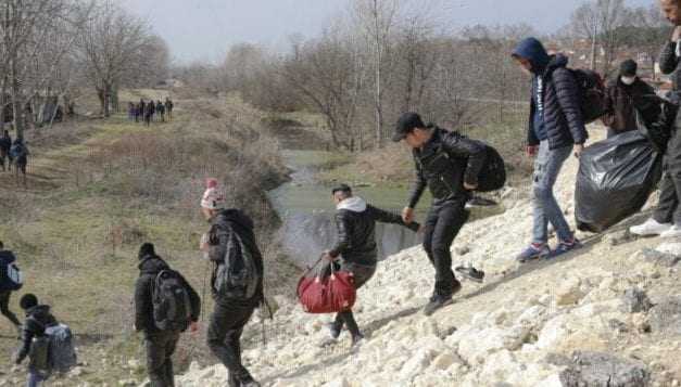 Νέο κύμα λαθρομετανάστευσης χτυπά την Θράκη – Ξέφραγο αμπέλι