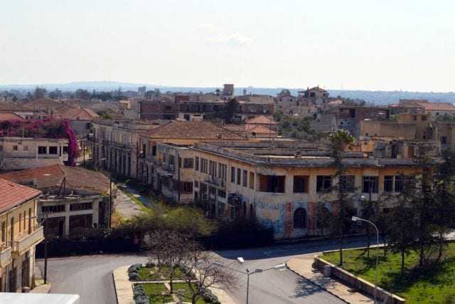 Βαρώσια μια πόλη που αιμορραγεί