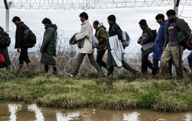 1300 λαθρομετανάστες (μία μικρή κωμόπολη) πέρασαν μόνο τον Οκτώβριο από τον «απόρθητο» Έβρο.