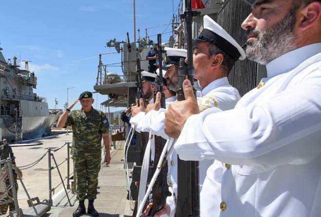 ΚΑΤΩ ΤΑ ΧΕΡΙΑ ΑΠΟ ΤΟΝ ΑΡΧΗΓΟ ΤΟΥ ΣΤΡΑΤΟΥ ΜΑΣ